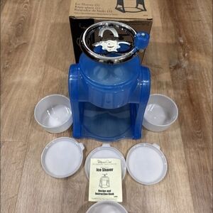 Pampered Chef Blue Ice Shaver with White Bowls